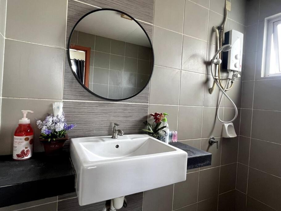 Homestay Ttdi Adina 710 Shah Alam,Sek 13,Msu,3Bedroooms Экстерьер фото