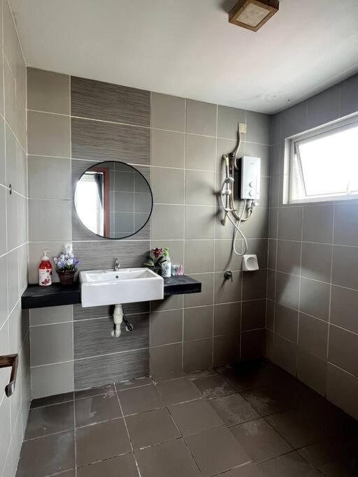 Homestay Ttdi Adina 710 Shah Alam,Sek 13,Msu,3Bedroooms Экстерьер фото